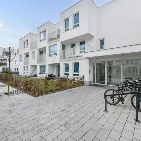 Na Brodatego Apartment