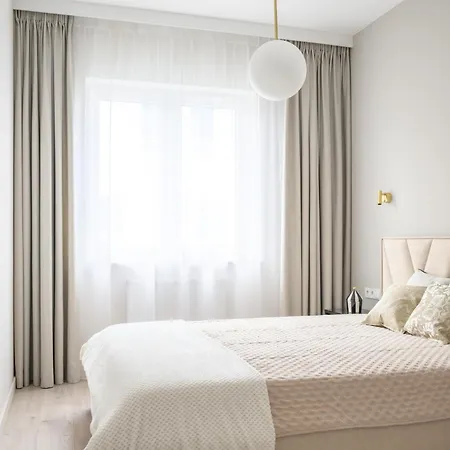 Na Brodatego アパート *