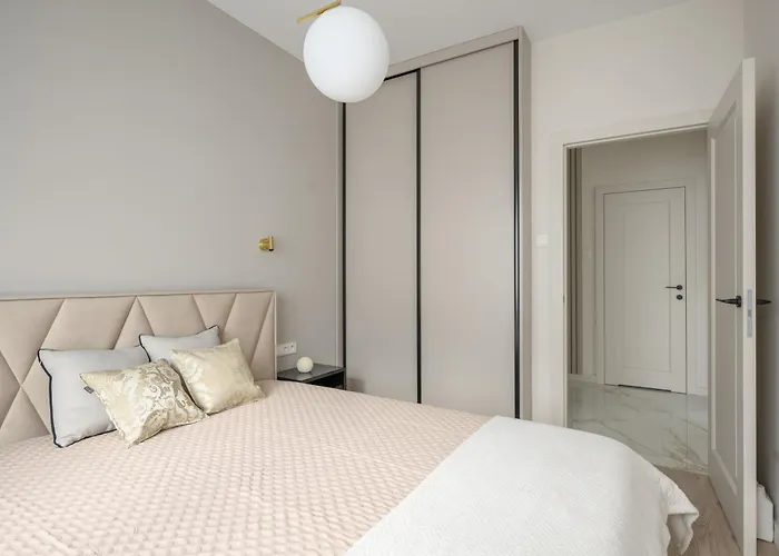 Na Brodatego * Warsaw